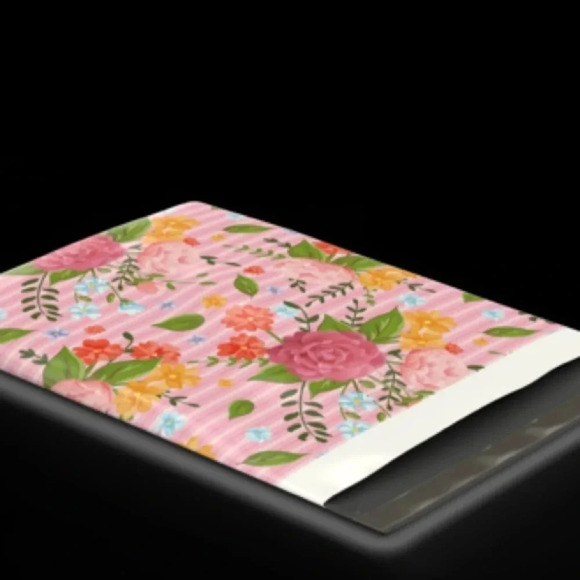 10 - 10x13 FLORAL POLY MAILER
SHIPPING ENVELOPES - Picture 5 of 6